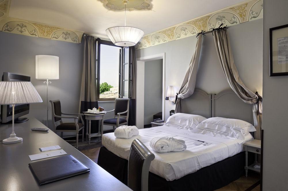 מונטאיונה Unahotels Palazzo Mannaioni Toscana מראה חיצוני תמונה