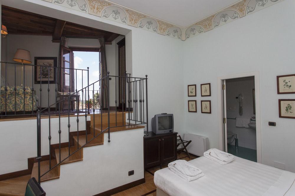 מונטאיונה Unahotels Palazzo Mannaioni Toscana מראה חיצוני תמונה