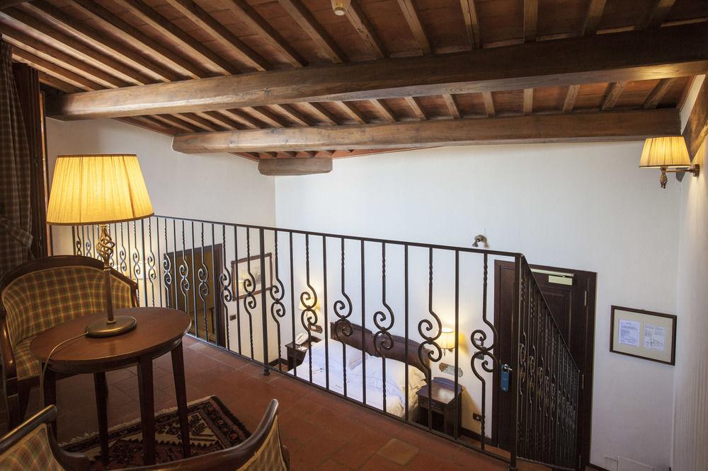 מונטאיונה Unahotels Palazzo Mannaioni Toscana מראה חיצוני תמונה