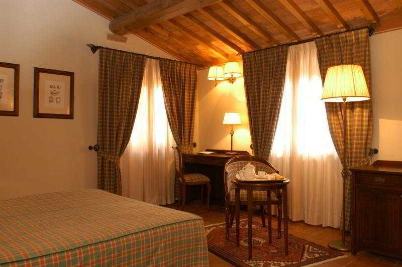 מונטאיונה Unahotels Palazzo Mannaioni Toscana מראה חיצוני תמונה